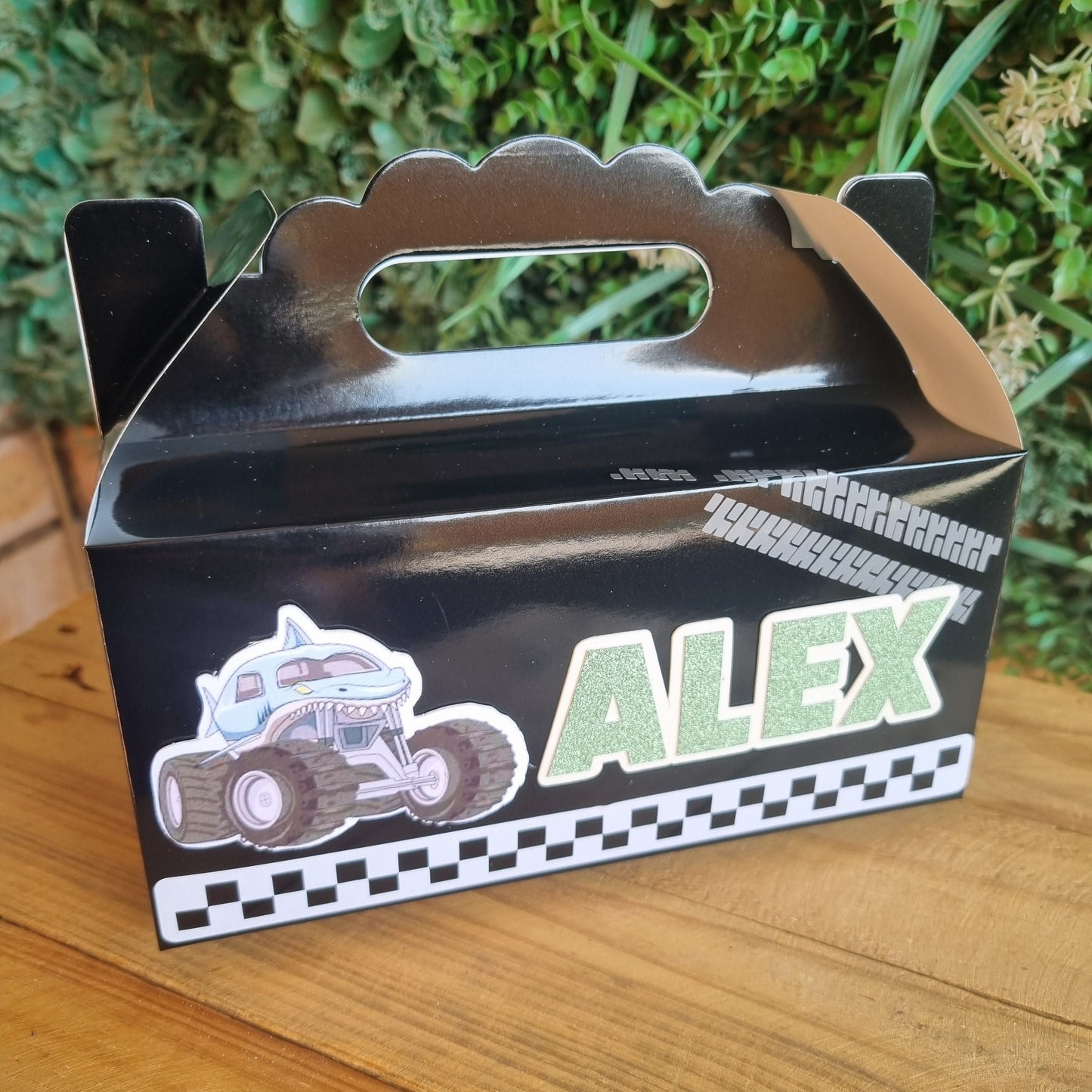 MONSTER TRUCKS PARTY PACK 5 BOXES