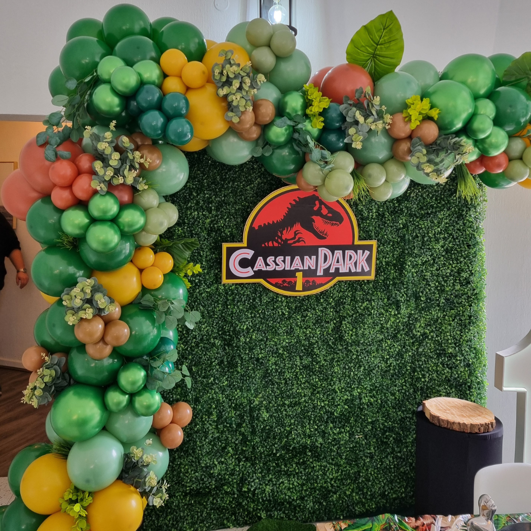 JURASSIC PARK JUNGLE DINOSAUR EVENT DECOR Balloon Garland Green Backdrop and Plinth