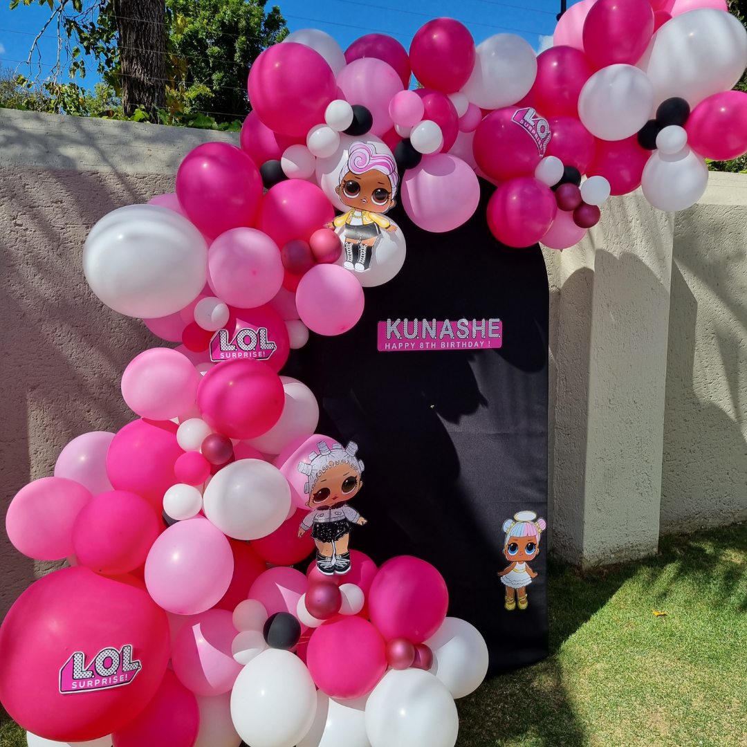 LOL SURPRISE CHIARA BACKDROP with balloon garland