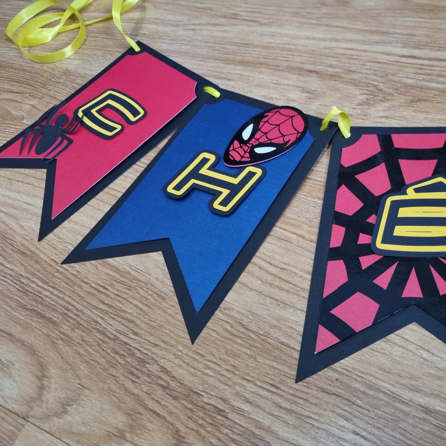 SPIDERMAN LAYERED PAPER BUNTING BANNER