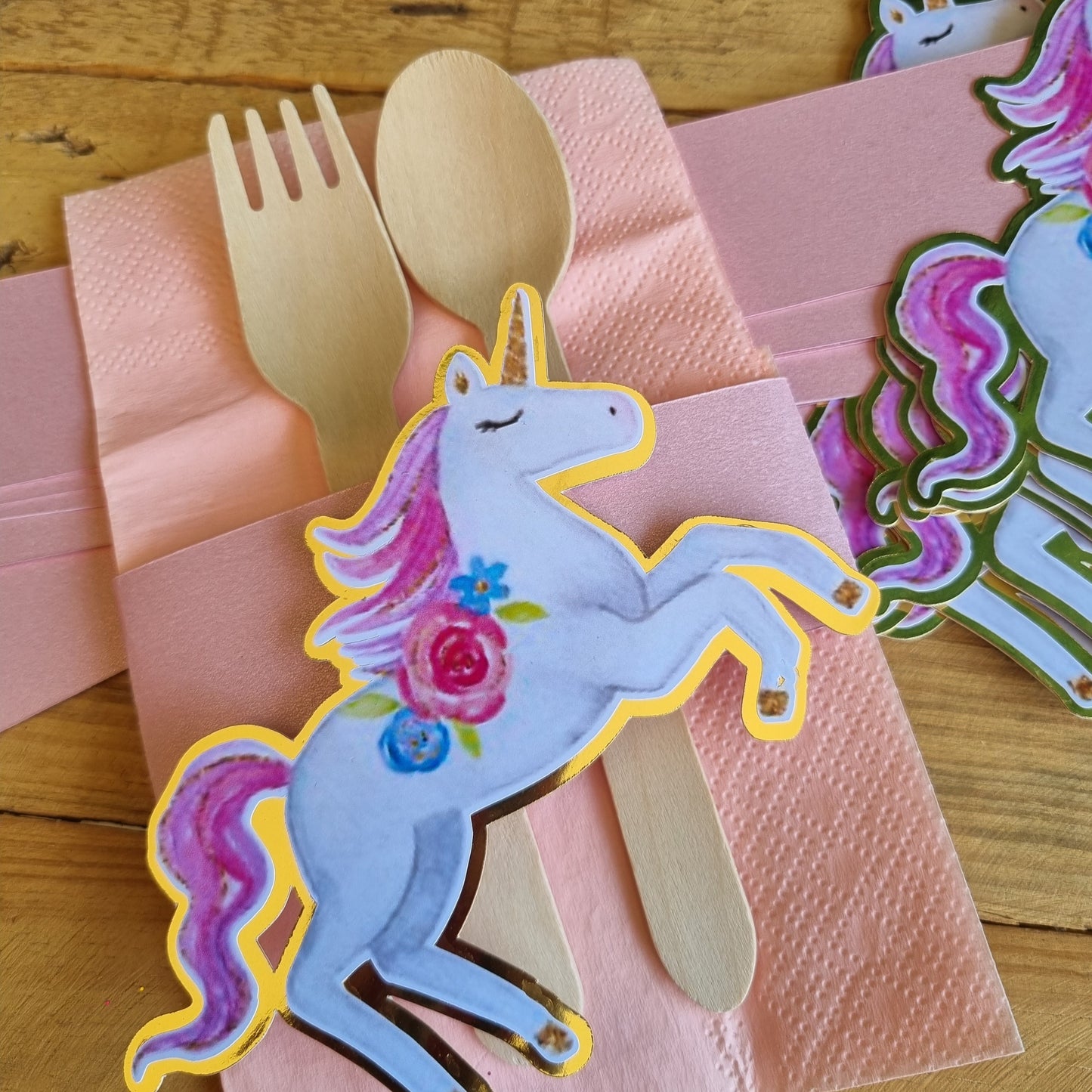 UNICORN PAPER SERVIETTE NAPKIN RINGS SET OF 10