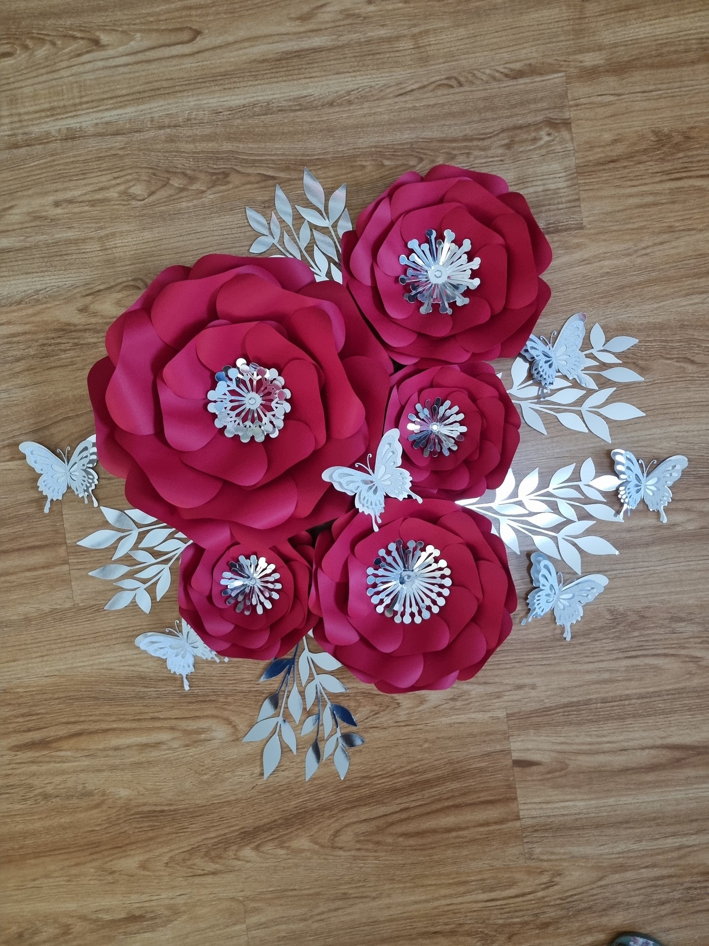 DO IT YOURSELF SET OF 5 PAPER FLOWERS WITH PAPER BUTTERFLIES AND LEAVES RED AND SILVER, Nursery paper flowers, nursery decor,  paper flowers backdrop, birthday, baby shower