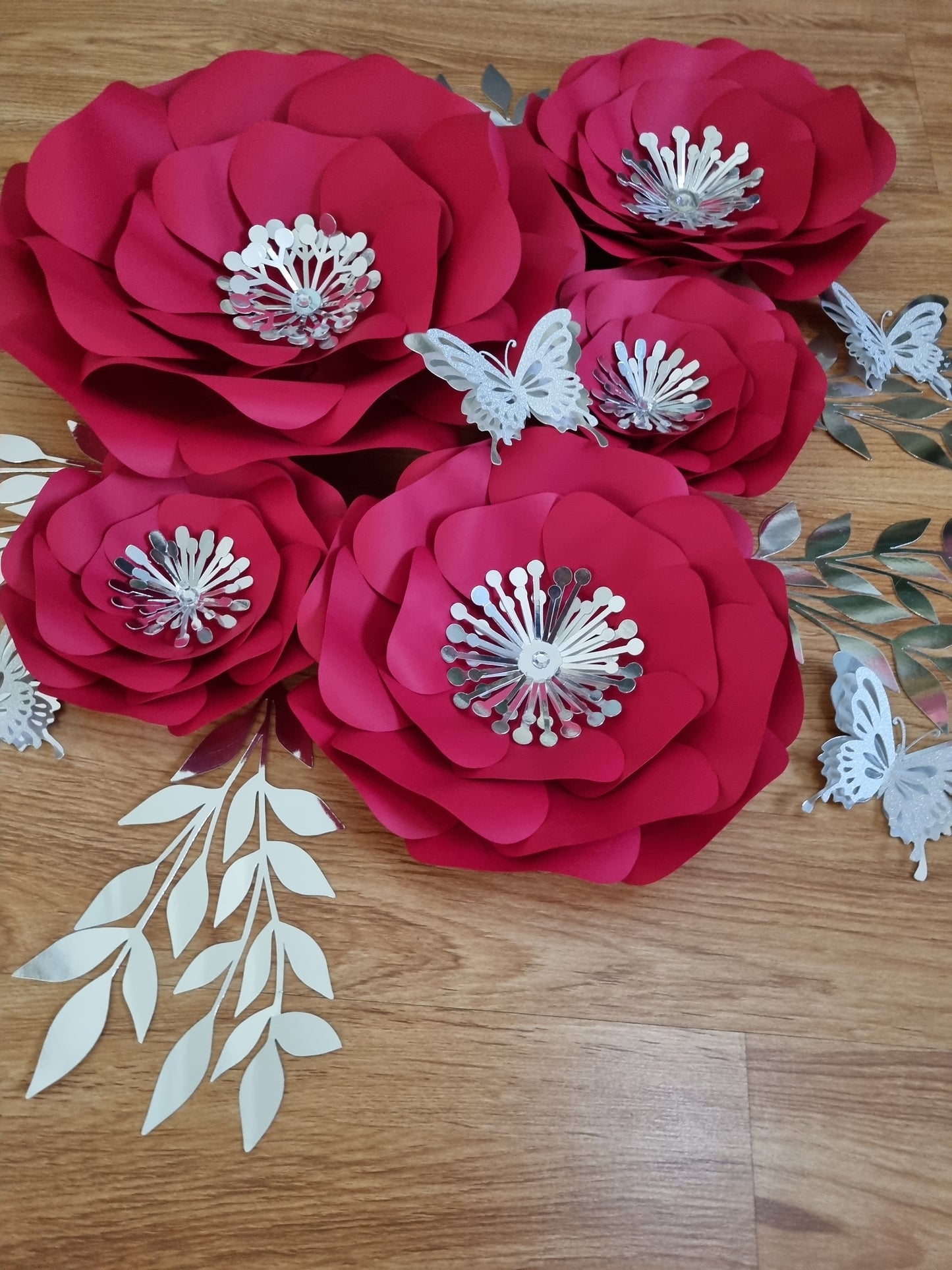 DO IT YOURSELF SET OF 5 PAPER FLOWERS WITH PAPER BUTTERFLIES AND LEAVES RED AND SILVER, Nursery paper flowers, nursery decor,  paper flowers backdrop, birthday, baby shower