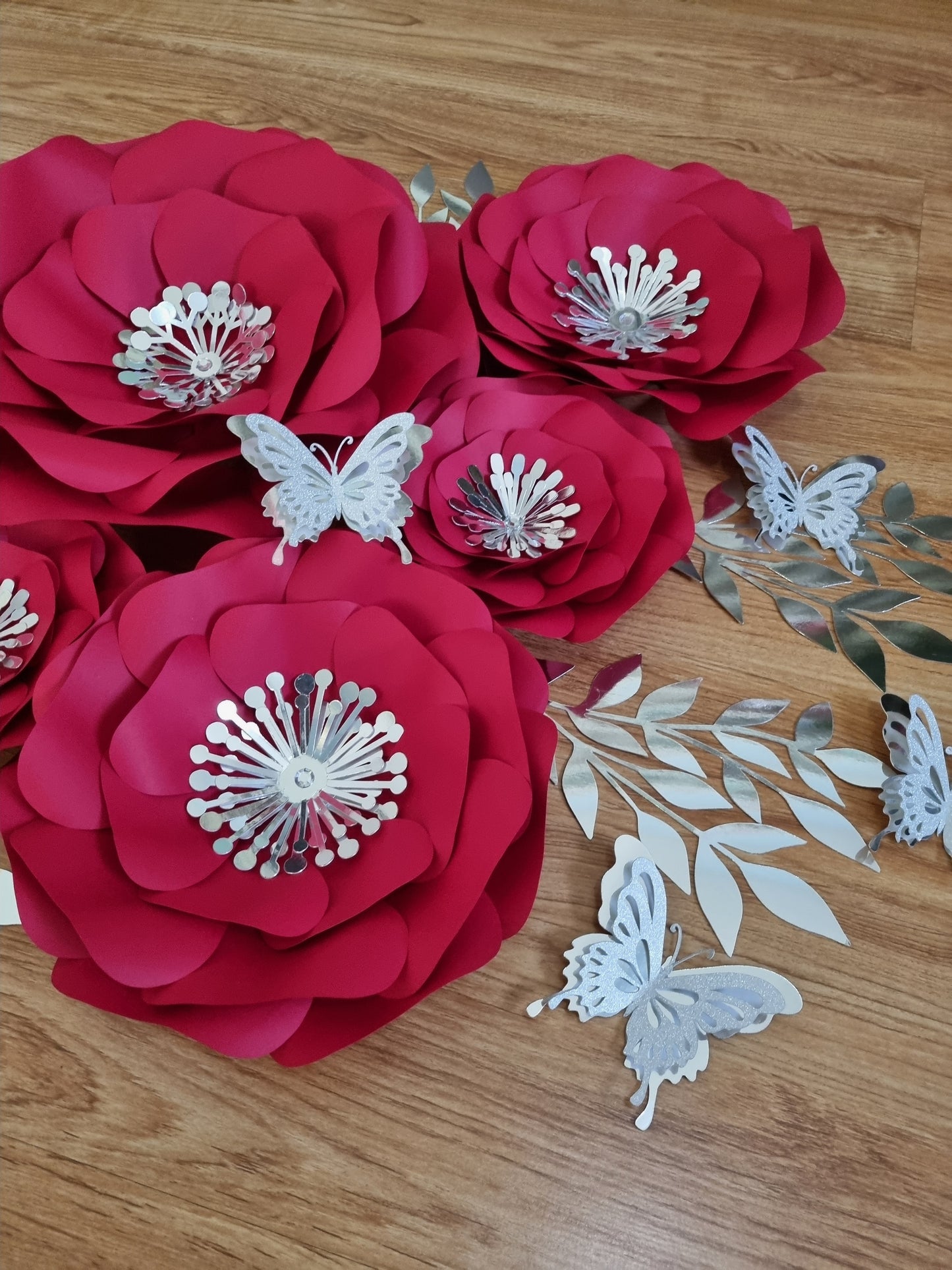 DO IT YOURSELF SET OF 5 PAPER FLOWERS WITH PAPER BUTTERFLIES AND LEAVES RED AND SILVER, Nursery paper flowers, nursery decor,  paper flowers backdrop, birthday, baby shower