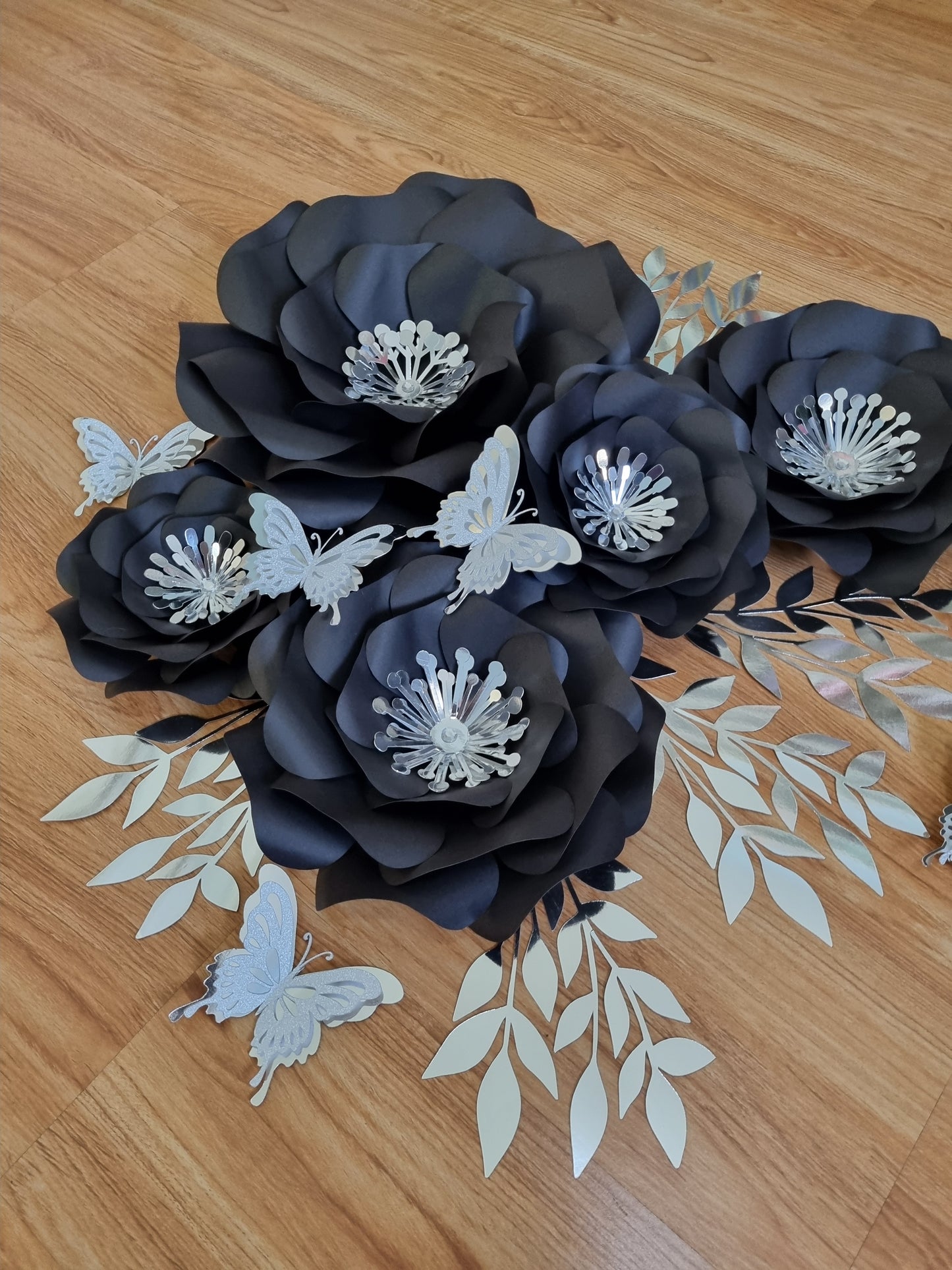 DO IT YOURSELF SET OF 5 PAPER FLOWERS WITH PAPER BUTTERFLIES AND LEAVES BLACK AND SILVER, Nursery paper flowers, nursery decor,  paper flowers backdrop, birthday, baby shower