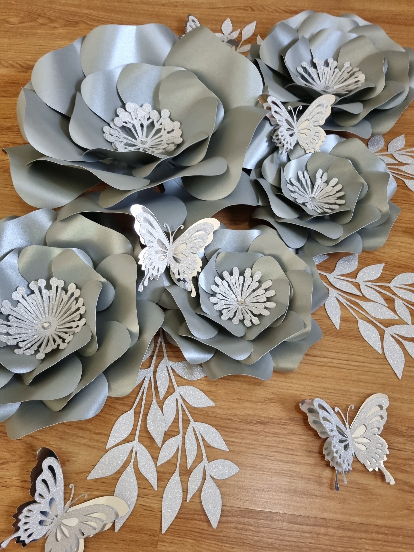 DO IT YOURSELF SET OF 5 PAPER FLOWERS WITH PAPER BUTTERFLIES AND LEAVES GREY AND SILVER, Nursery paper flowers, nursery decor,  paper flowers backdrop, birthday, baby shower