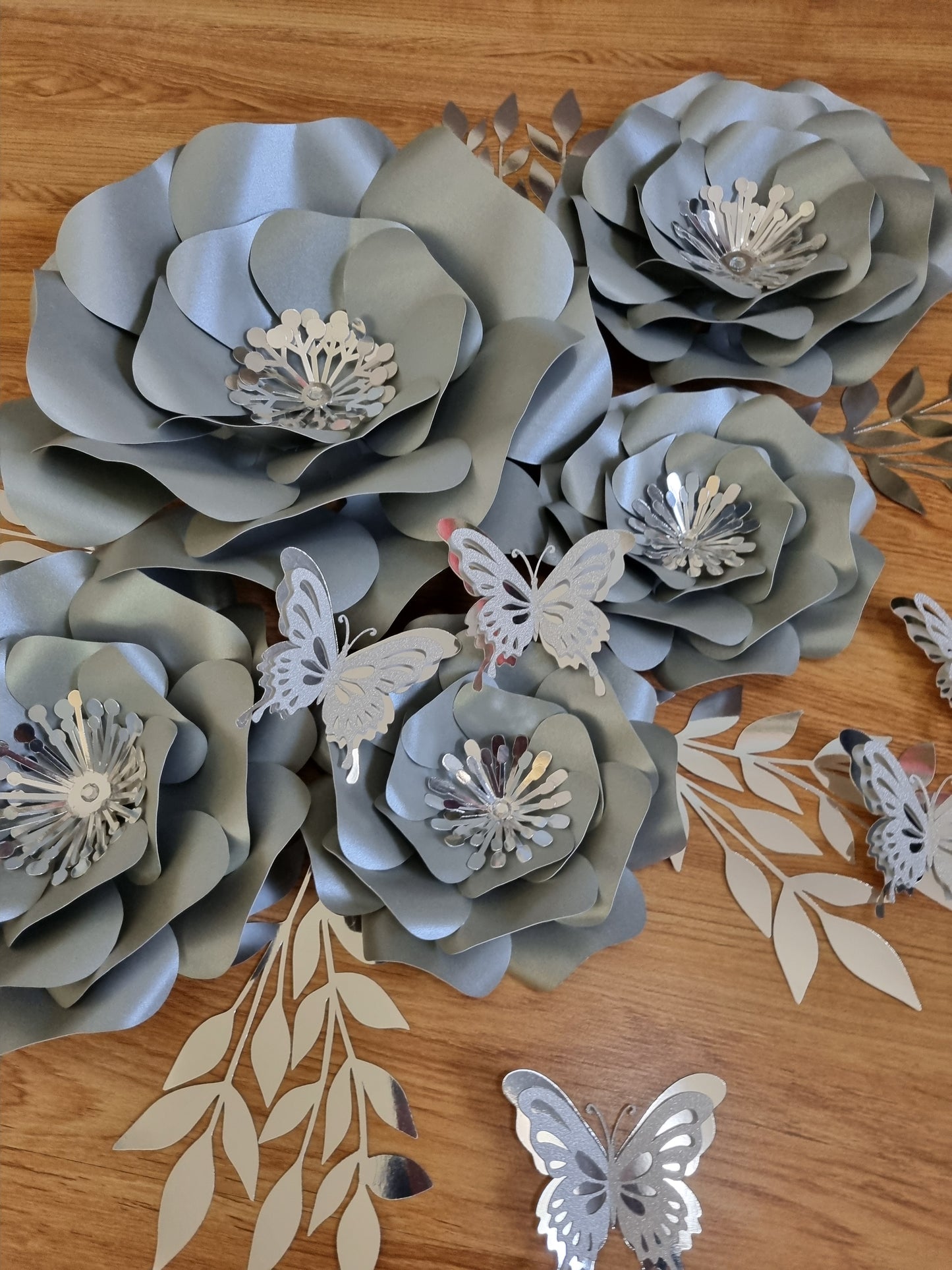 DO IT YOURSELF SET OF 5 PAPER FLOWERS WITH PAPER BUTTERFLIES AND LEAVES GREY AND SILVER, Nursery paper flowers, nursery decor,  paper flowers backdrop, birthday, baby shower