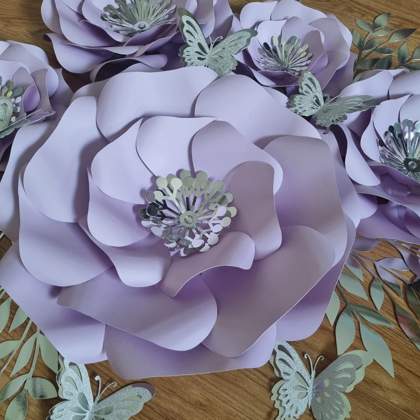 DO IT YOURSELF SET OF 5 PAPER FLOWERS WITH PAPER BUTTERFLIES AND LEAVES LILAC/PURPLE AND SILVER, Nursery paper flowers, nursery decor,  paper flowers backdrop, birthday, baby shower