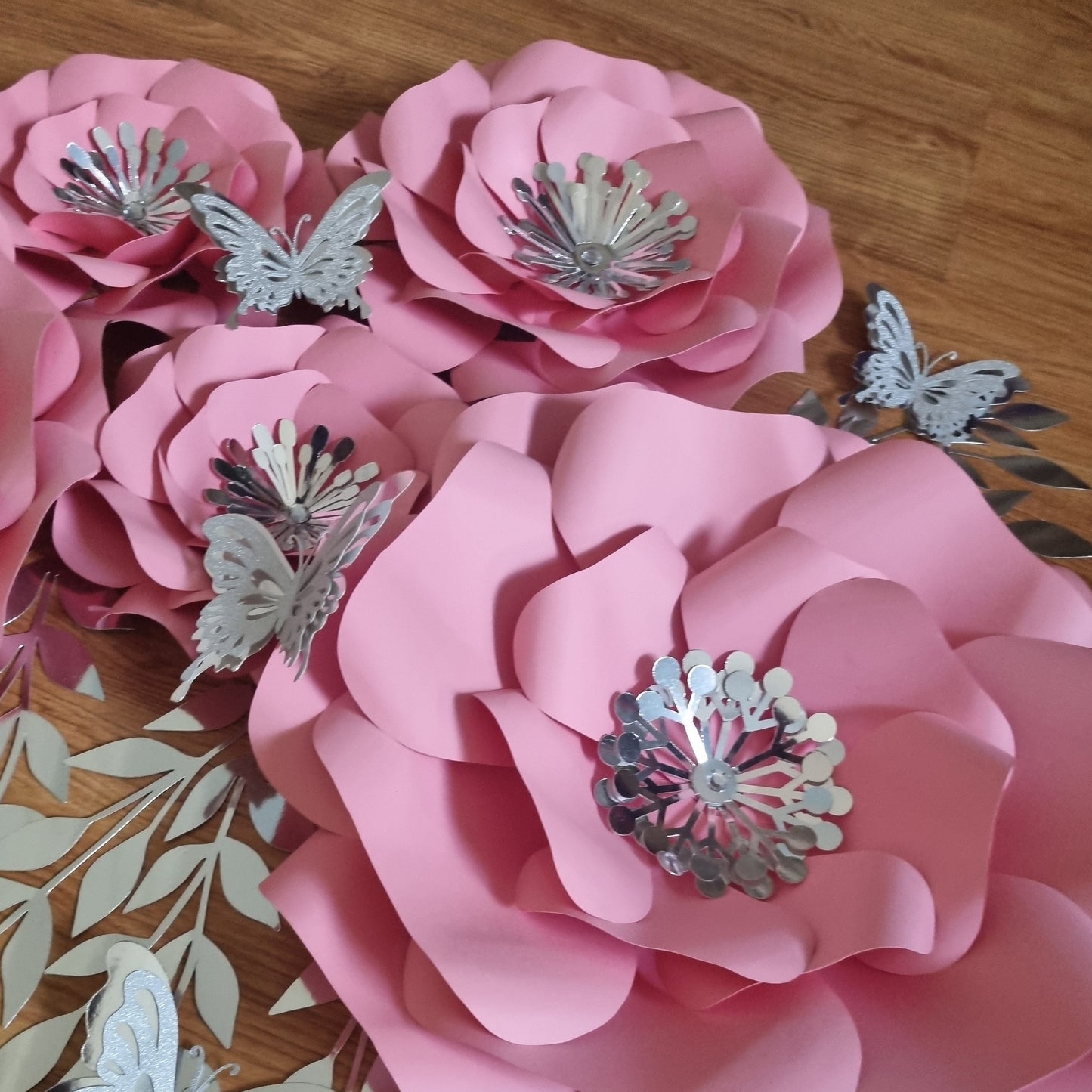 DO IT YOURSELF SET OF 5 PAPER FLOWERS WITH PAPER BUTTERFLIES AND LEAVES PINK AND SILVER, Nursery paper flowers, nursery decor,  paper flowers backdrop, birthday, baby shower